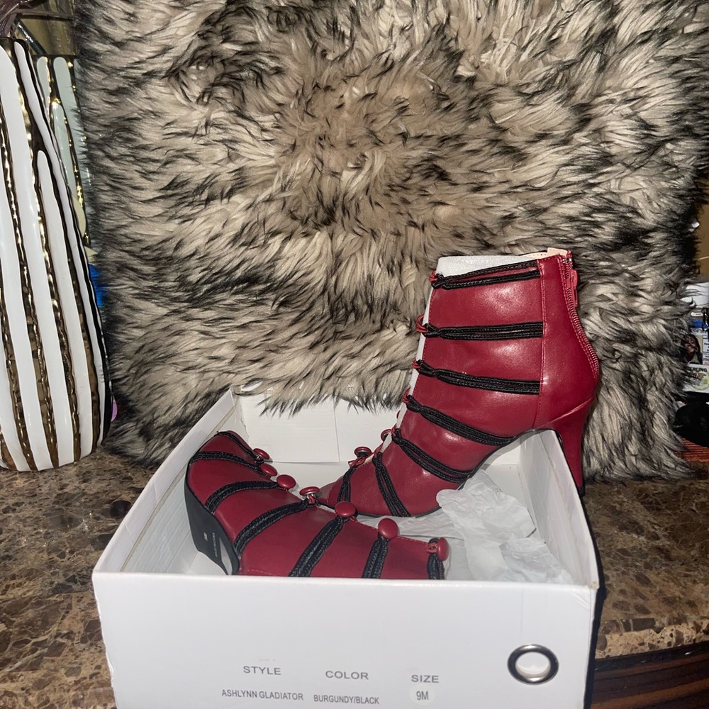 Brand new heels, never worn. Beautiful leather and stylish. Feel amazing!